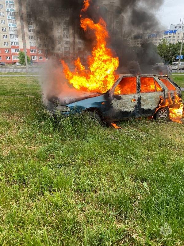 Сезон «горящих авто» - дважды за выходные в Орле тушили загоревшиеся машины
