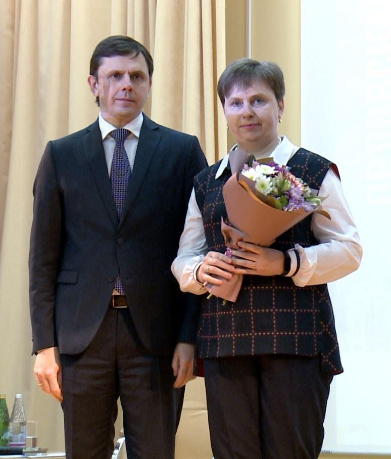 Губернатор Андрей Клычков наградил лучших наставников Орловской области