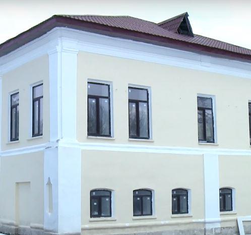 Завершается капитальный ремонт Краснооктябрьской школы в Орловской области