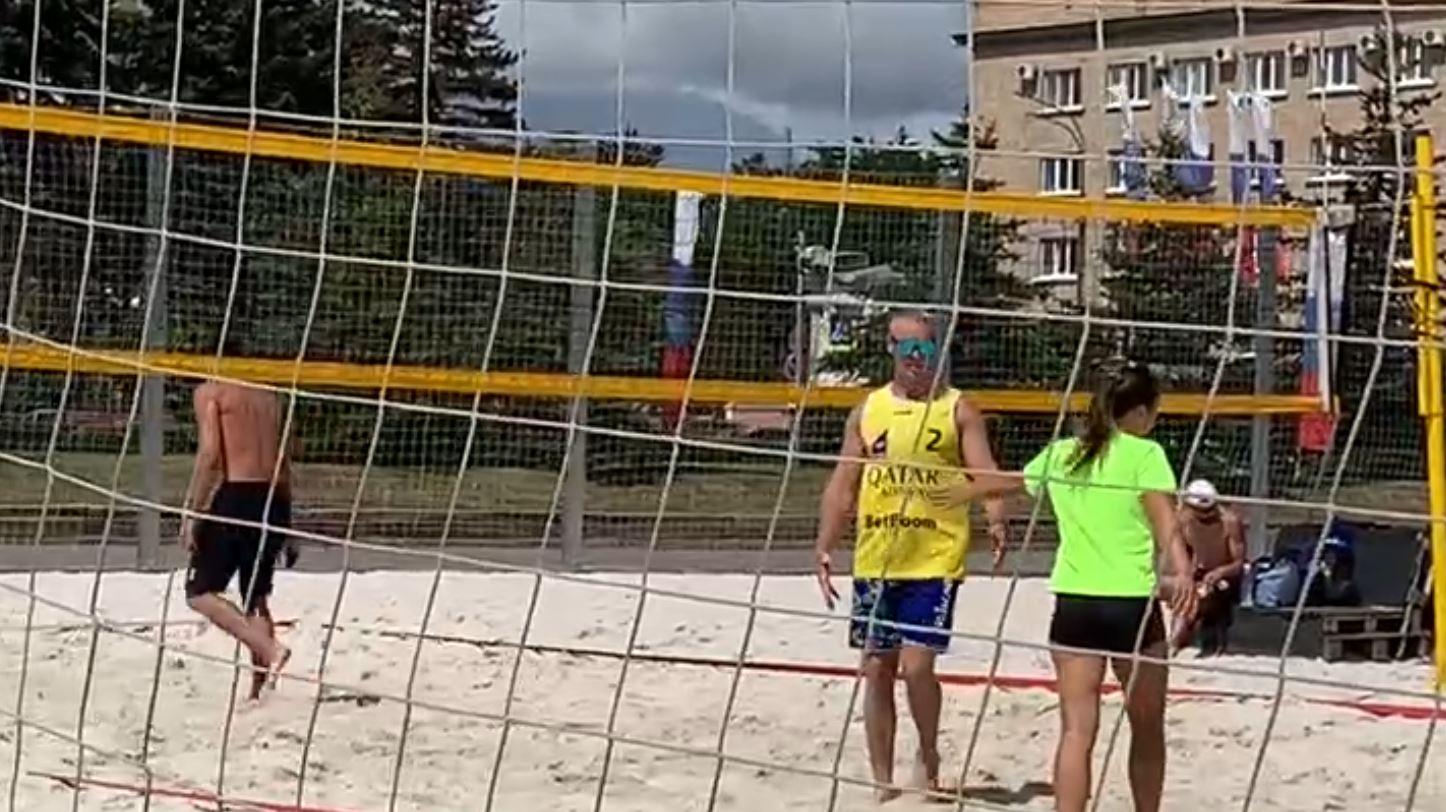 16 команд поучаствовали в фестивале по пляжному волейболу среди сельских команд Орловской области