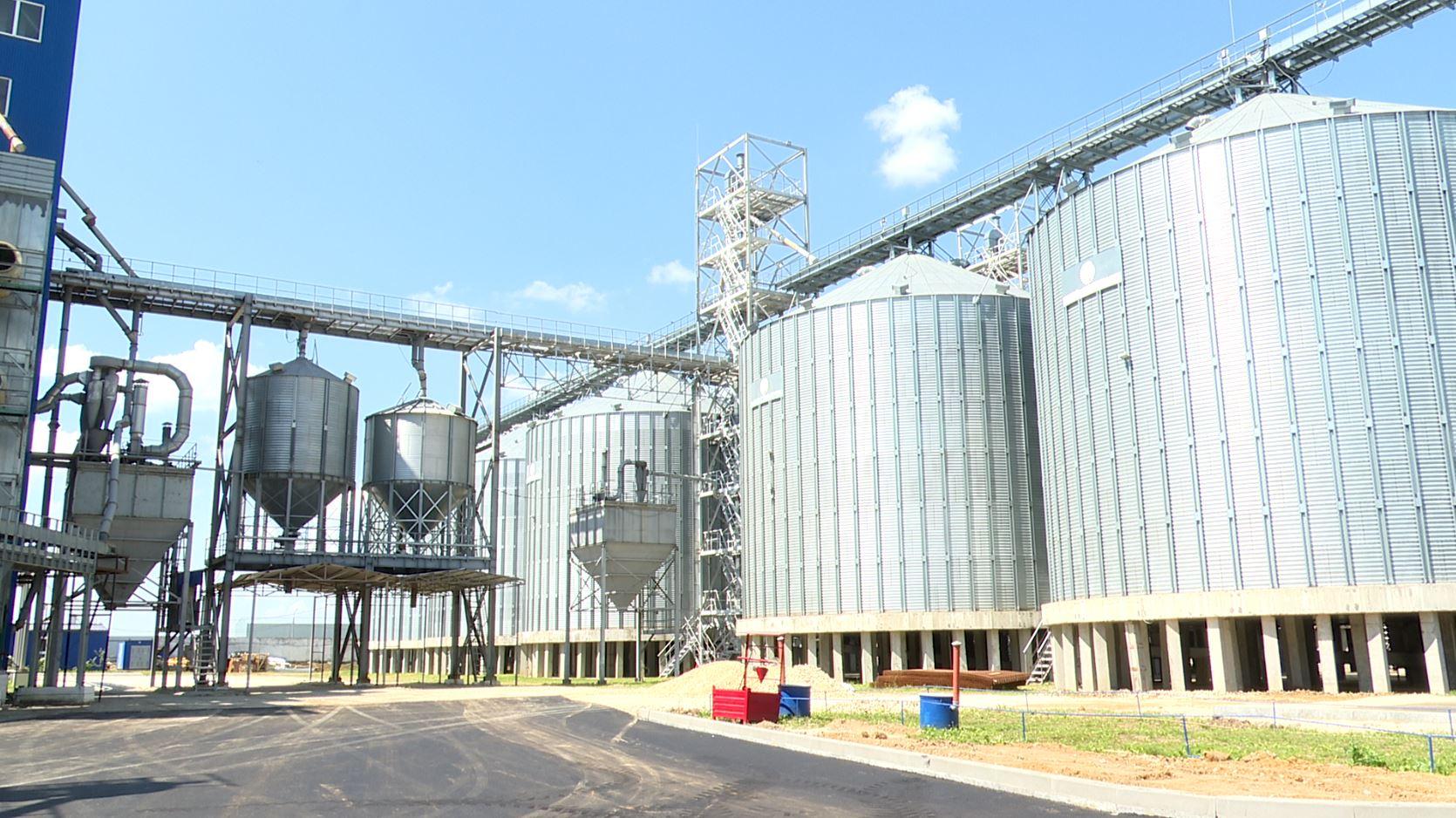 В Орловской области элеваторы и зернохранилища могут единовременно хранить 3,3 млн. тонн зерна 
