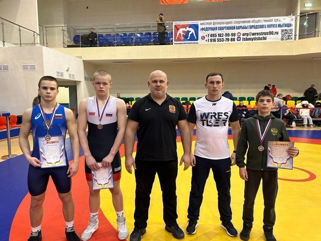 Орловские борцы завоевали три бронзовые медали на первенстве ЦФО