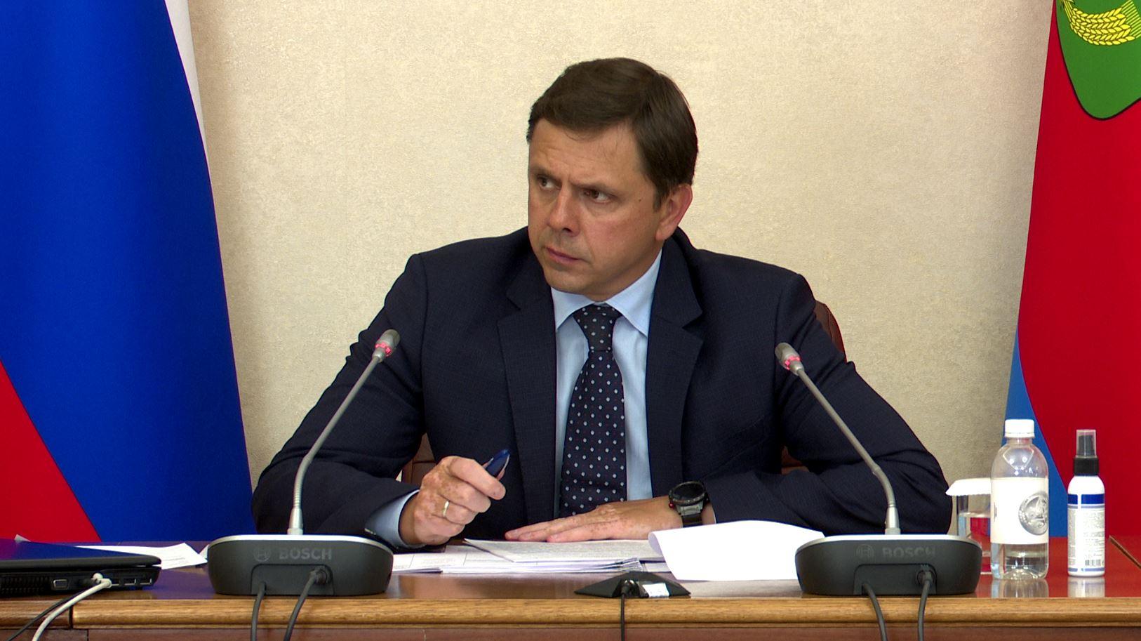 Поддержку участников СВО и их семьи обсудили на личном приеме у губернатора Орловской области