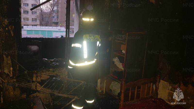 В Ливнах из дома, где загорелась квартира, спасли 3 человека и эвакуировали 14 человек