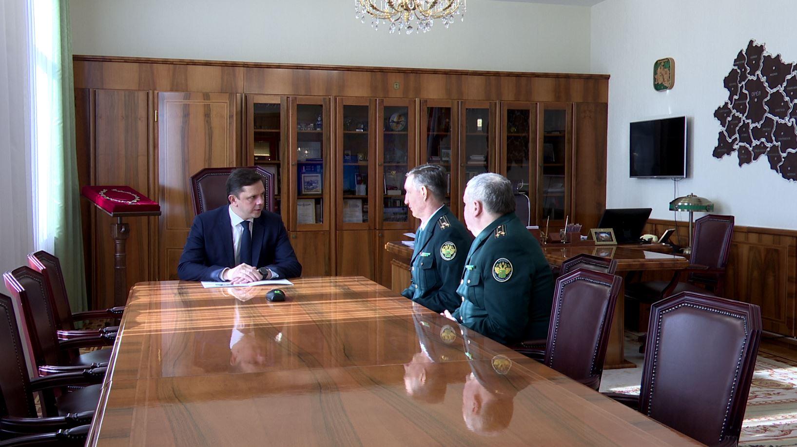 Губернатор Орловской области встретился с руководителем Курской таможни
