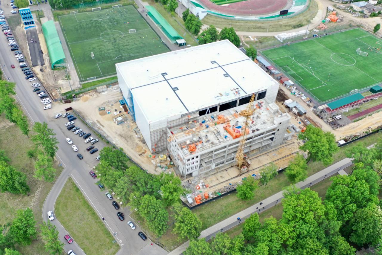 Губернатор Орловской области Андрей Клычков рассказал о финальных работах по строительству футбольного манежа в Орле