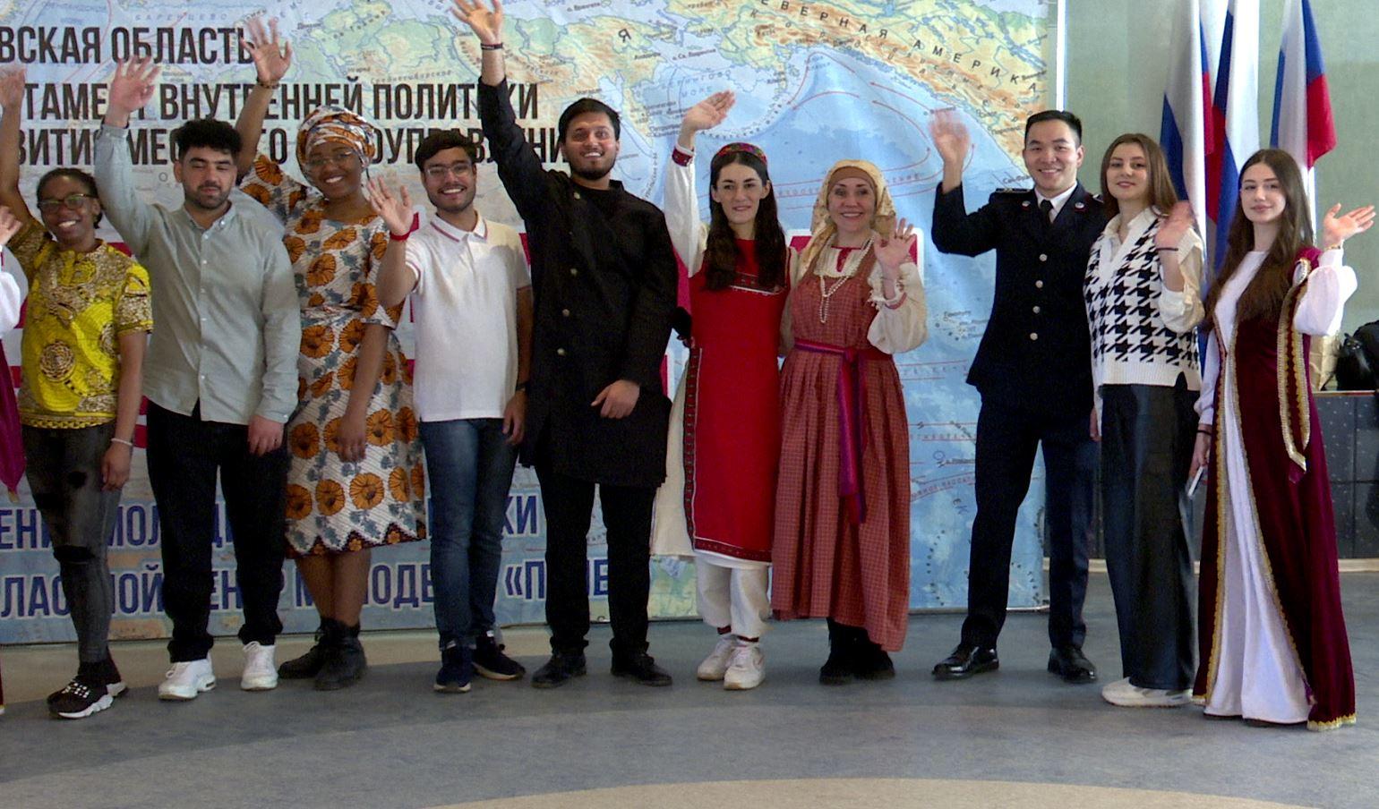 «Мир Без границ» объединил в  Орле сотни человек разных национальностей