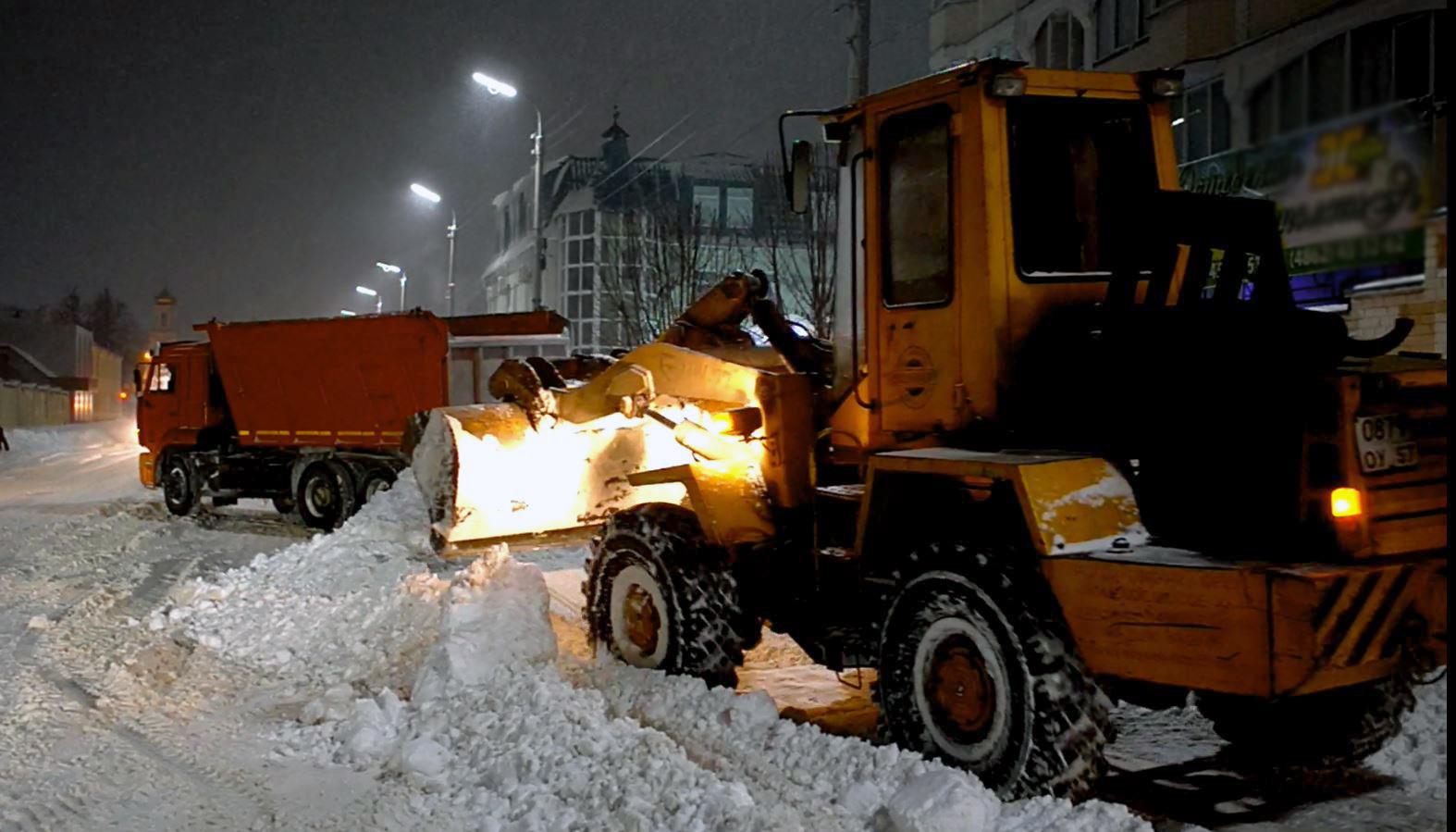 Губернатор Орловской области поручил убирать снег в режиме нон-стоп