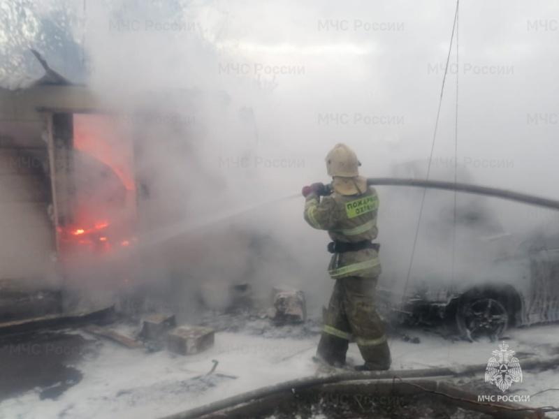 Орловчанин получил ожоги, пытаясь потушить пожар на даче