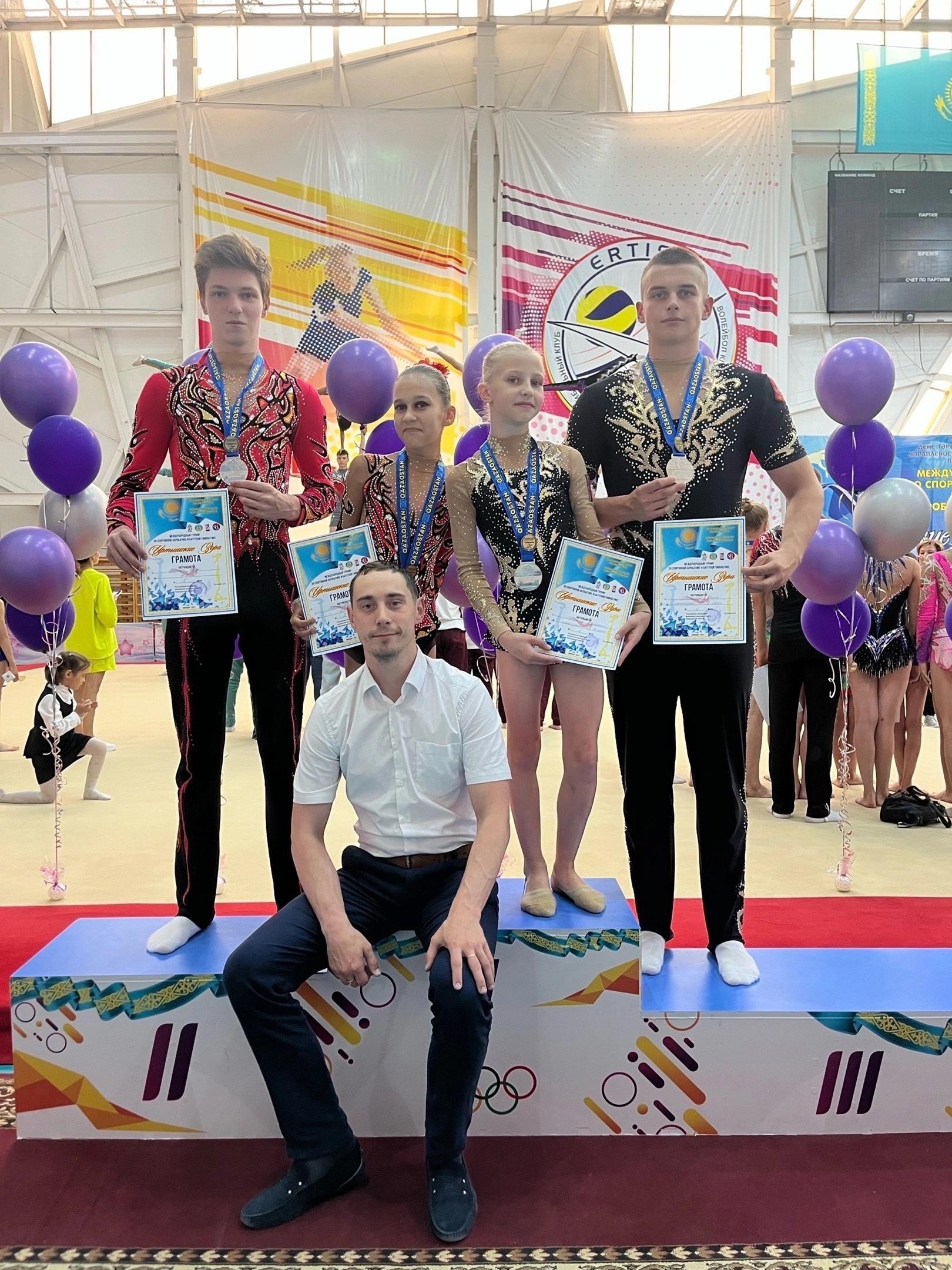 Орловские акробаты вернулись с Международных соревнований с серебряными медалями