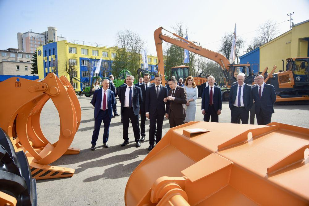 Орловская делегация в Минске посетила два крупных предприятия