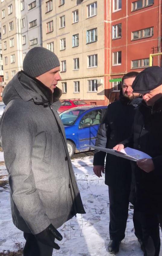 Губернатор Орловской области Андрей Клычков провел выездное совещание во дворе