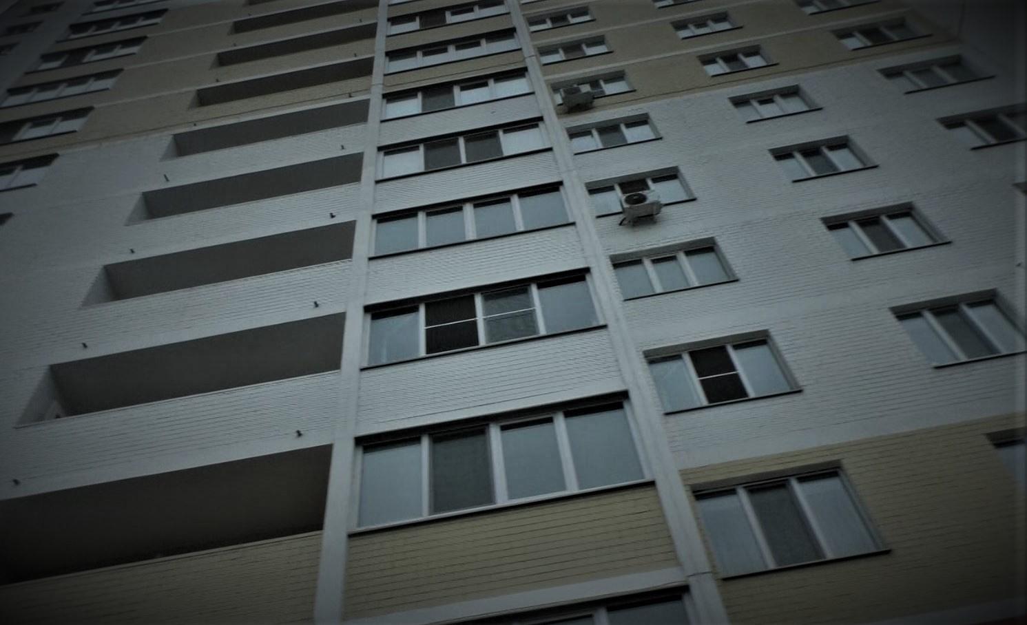 Орловские спасатели проникли в квартиру через окно, чтобы помочь пожилой женщине
