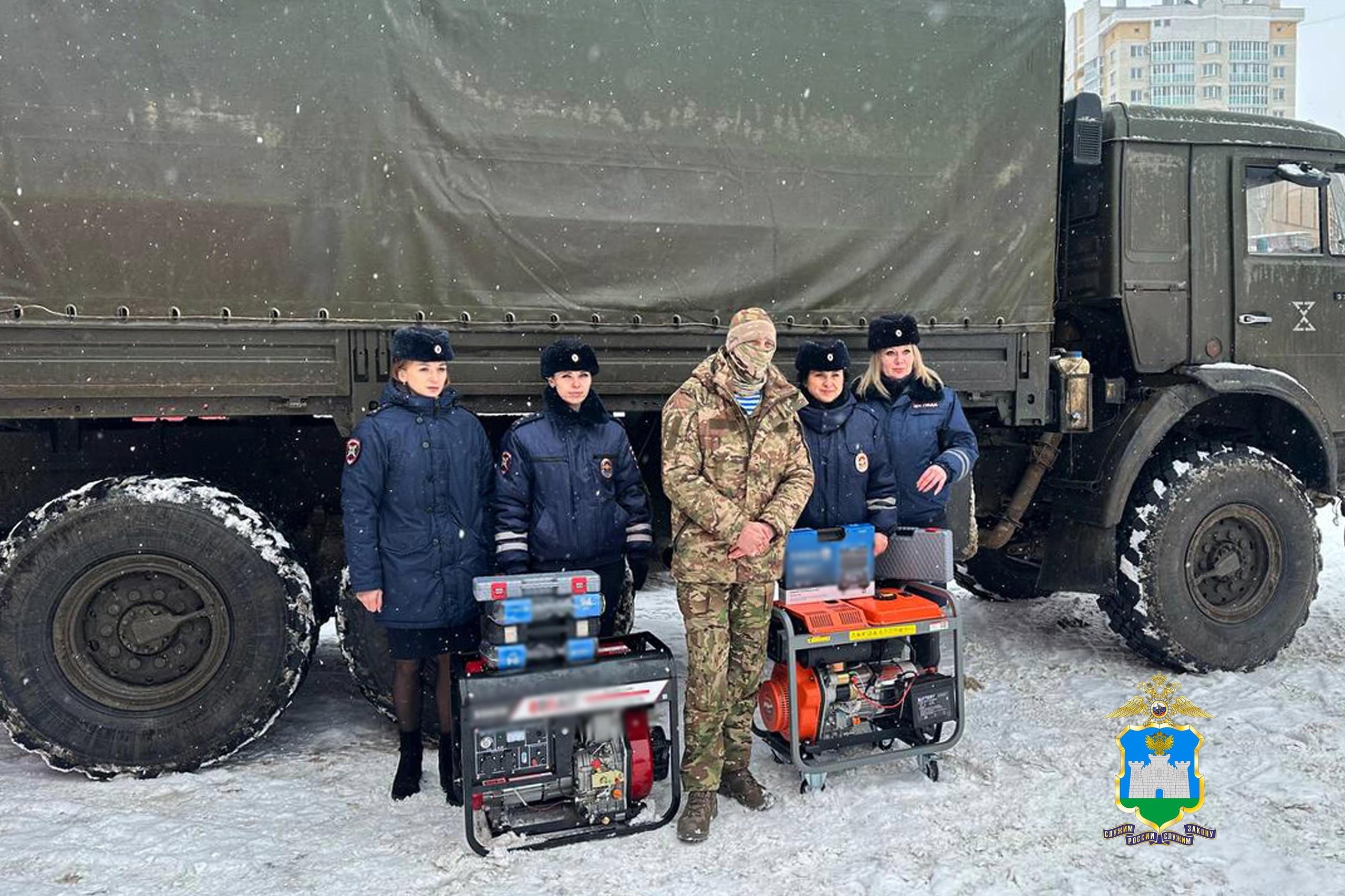 Орловские госавтоинспекторы отправили груз псковским десантникам в зону СВО