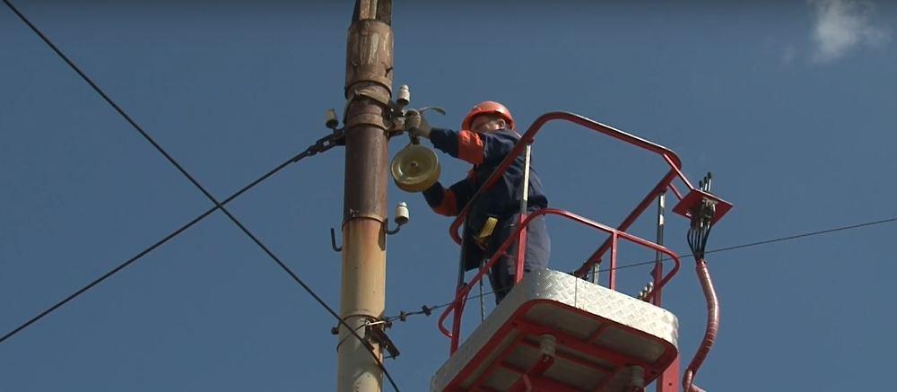 На восстановлении электроэнергии в Орловской области задействовано 254 человека и 91 единица техники