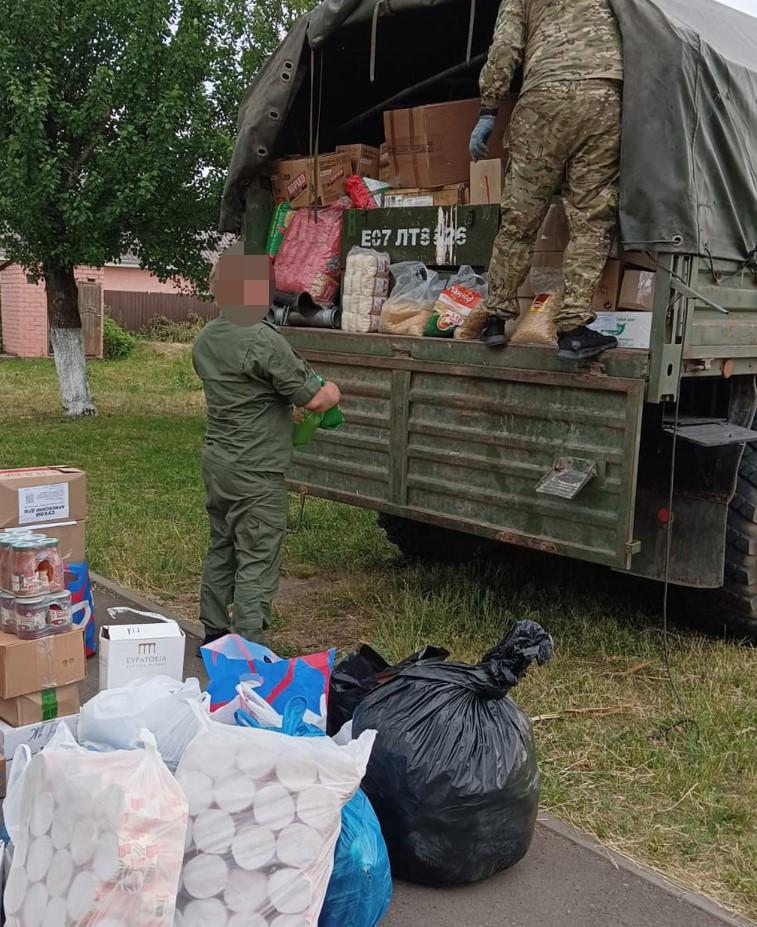 Болховский священник и волонтеры доставили в медбат в ЛНР гуманитарный груз