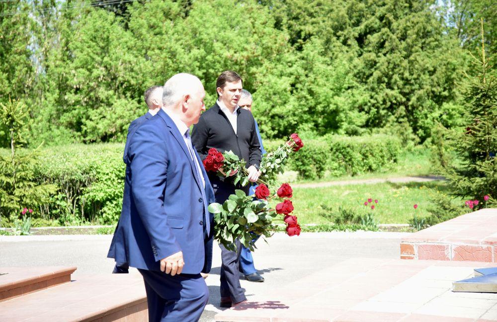 Губернатор Орловской области Андрей Клычков почтил память защитников, погибших за освобождение села Сергиевское
