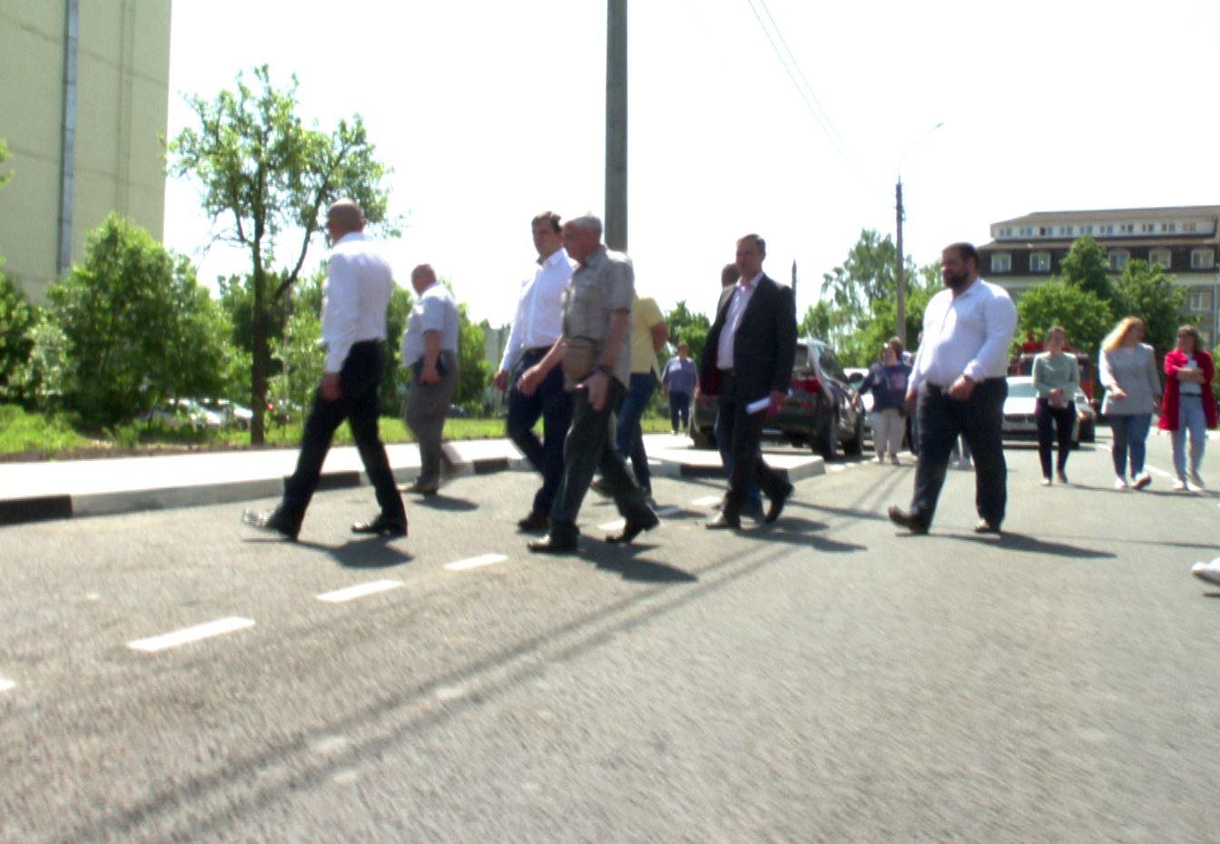 Губернатор Орловской области Андрей Клычков вместе с жителями Орла провел приемку дороги
