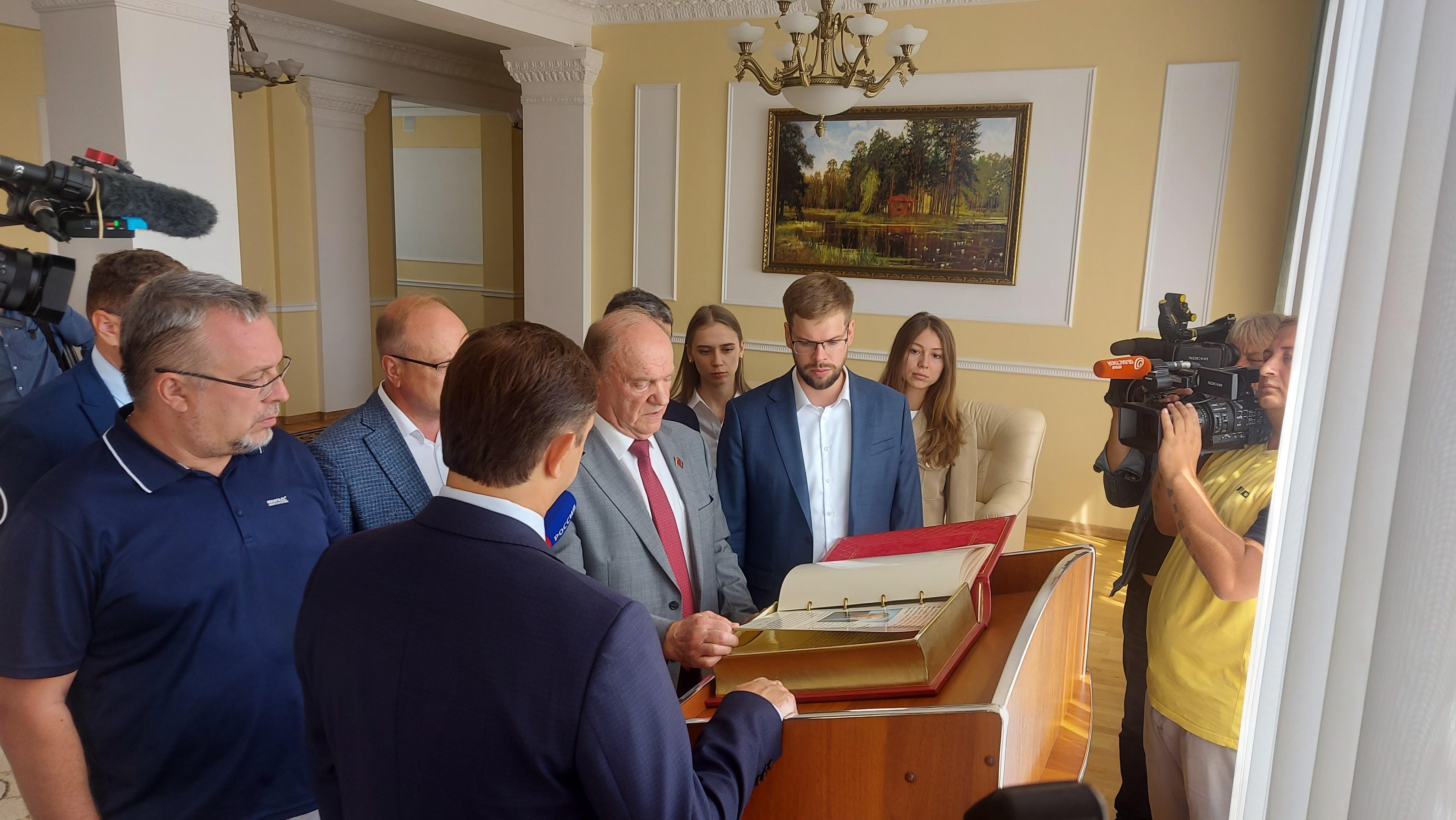 Орловский губернатор и лидер КПРФ обсудили вопросы развития Орловщины