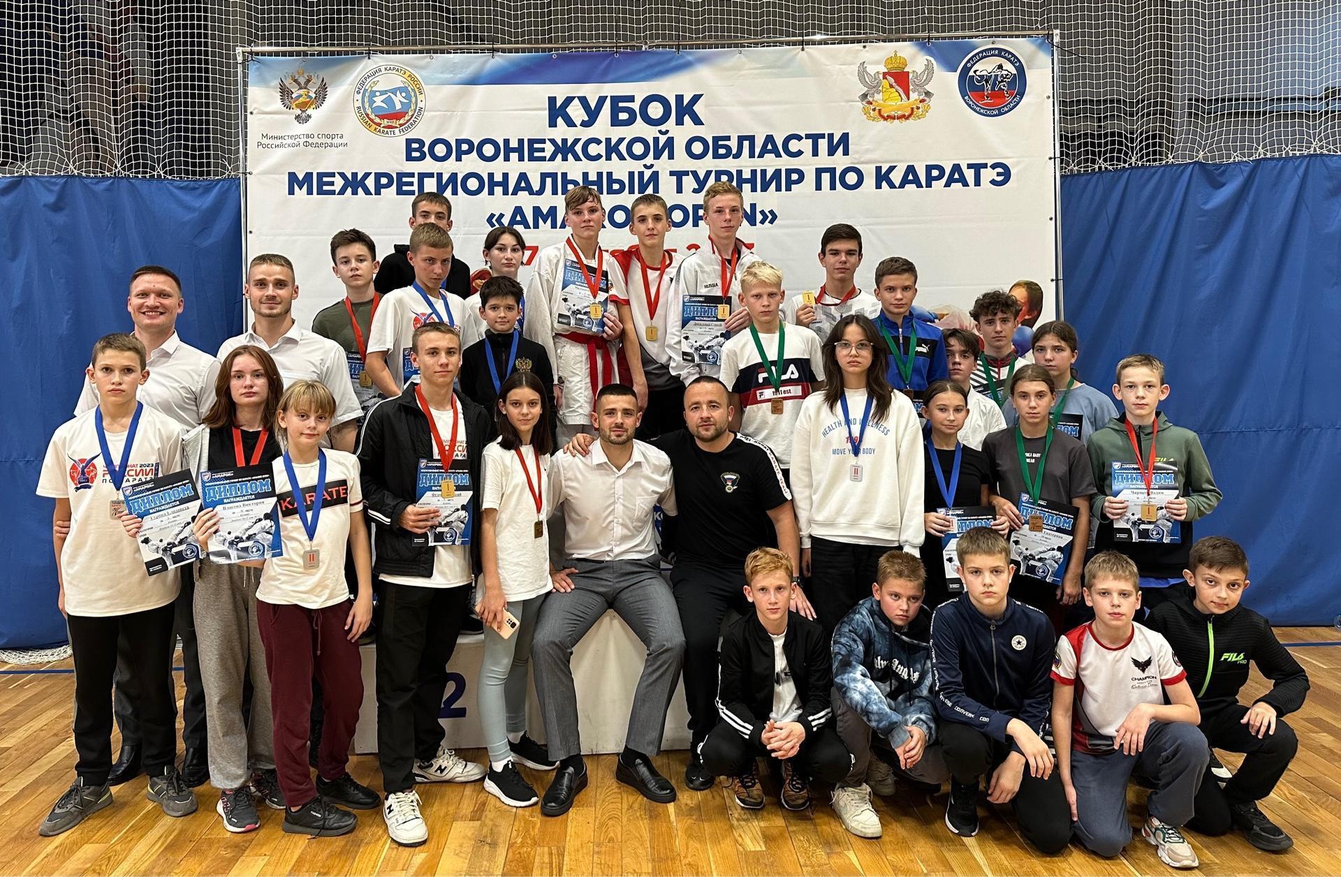 Орловские каратисты завоевали 25 медалей на межрегиональном турнире