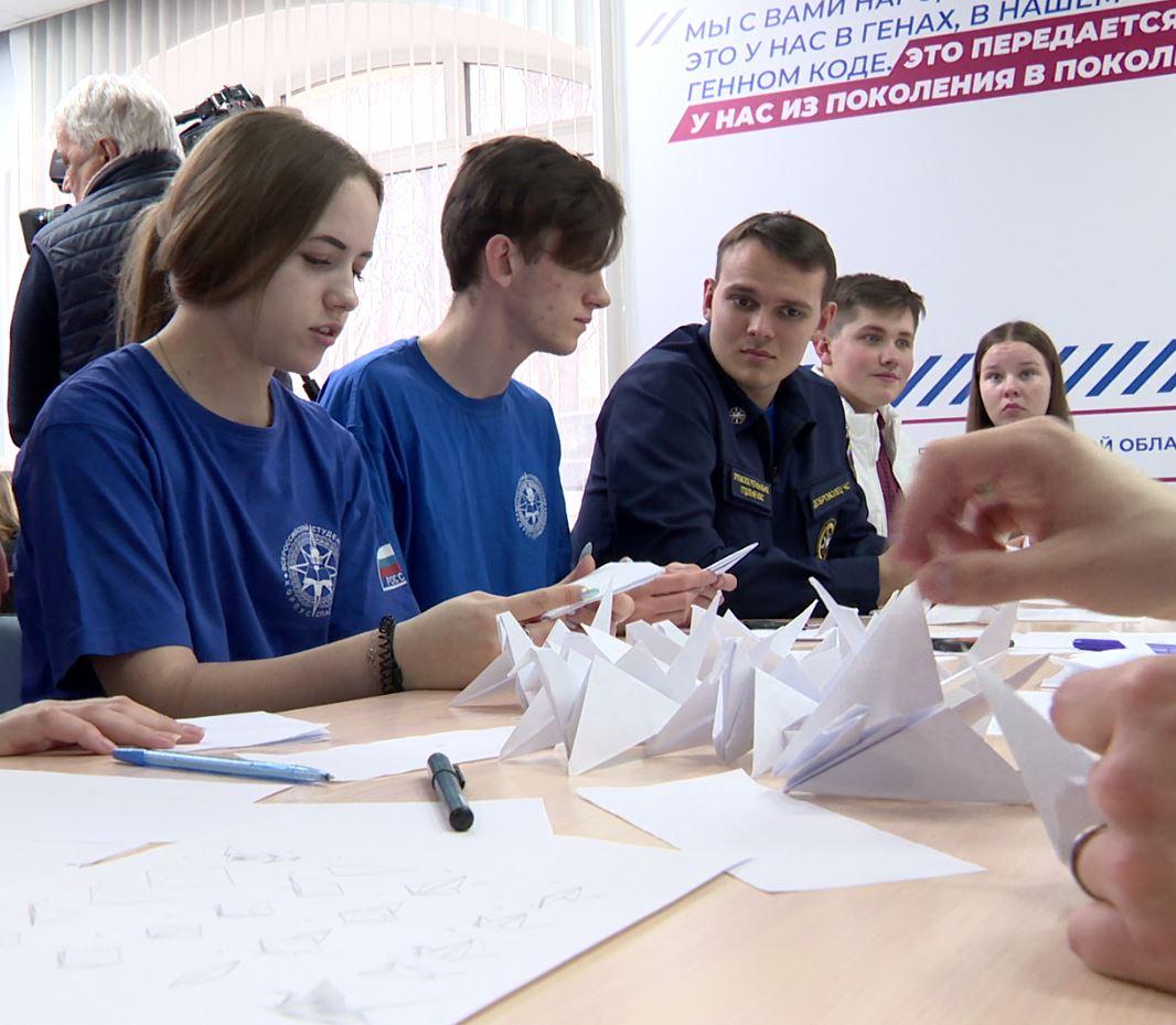 Орловская молодежь поддержала всероссийскую акцию "Журавли"