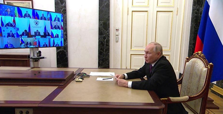 Президент России Владимир Путин провел встречу с избранными губернаторами