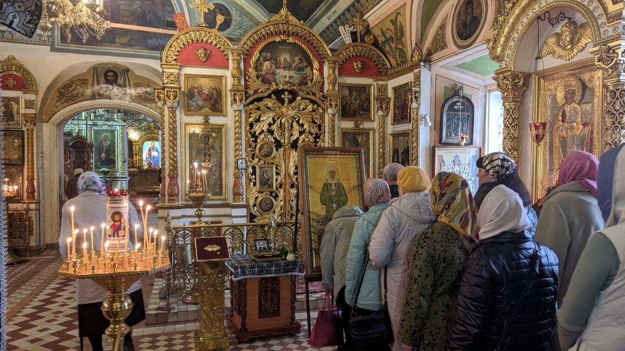 В Ливенский храм доставили икону святой Матроны Московской и частицу мощей святой