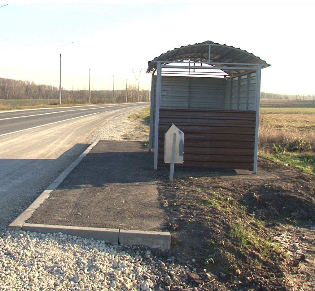 На автодороге Орел-Тамбов установят три новых остановочных павильона