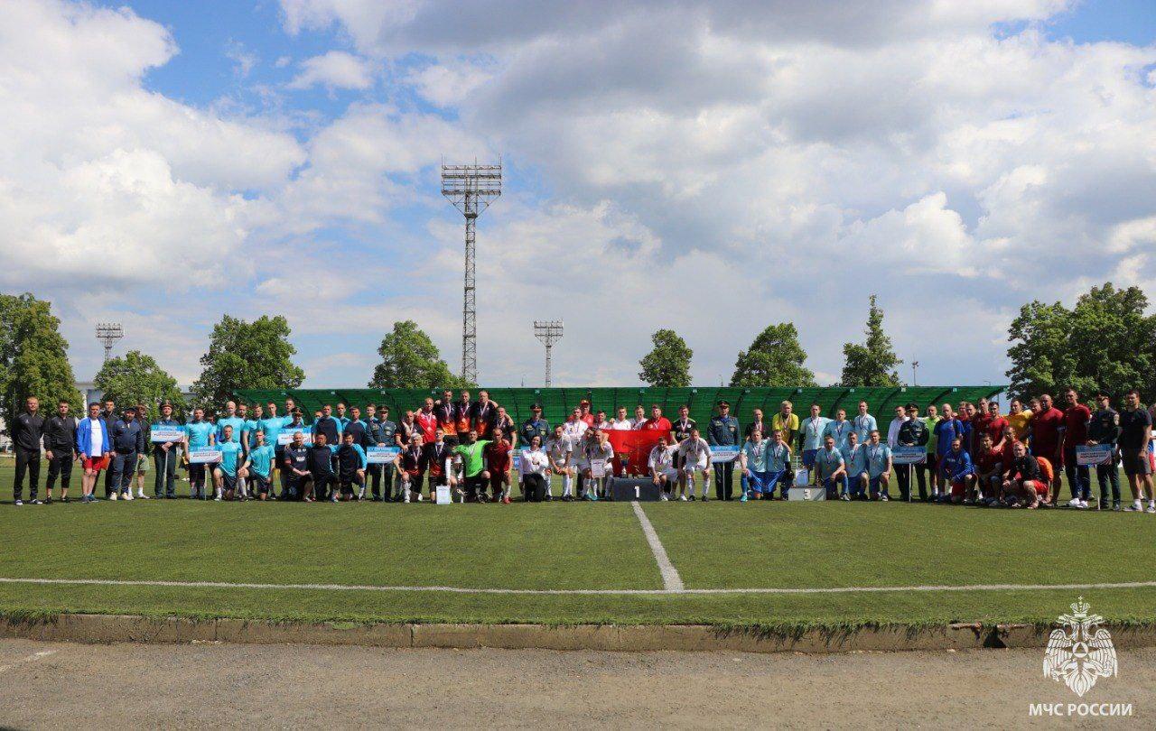 В Орле завершились соревнования по мини-футболу среди команд МЧС России