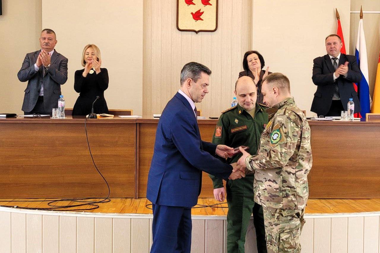 Орловскому ветерану СВО вручили медаль «За отвагу»