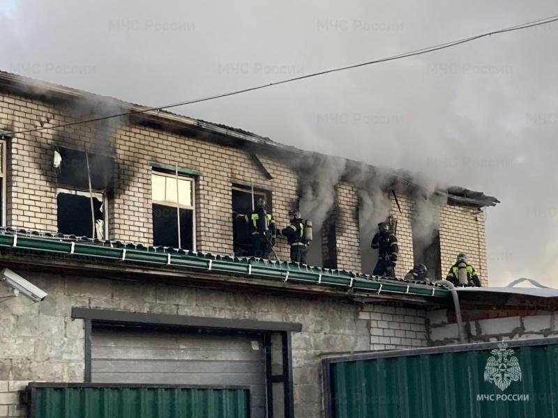 В Орловском округе произошел пожар в рыбном цехе