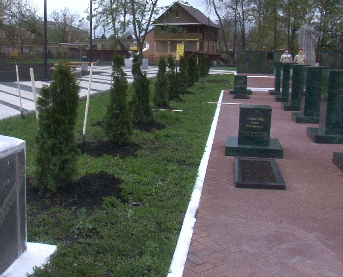 280 «деревьев Победы» посадили в Свердловском районе Орловской области