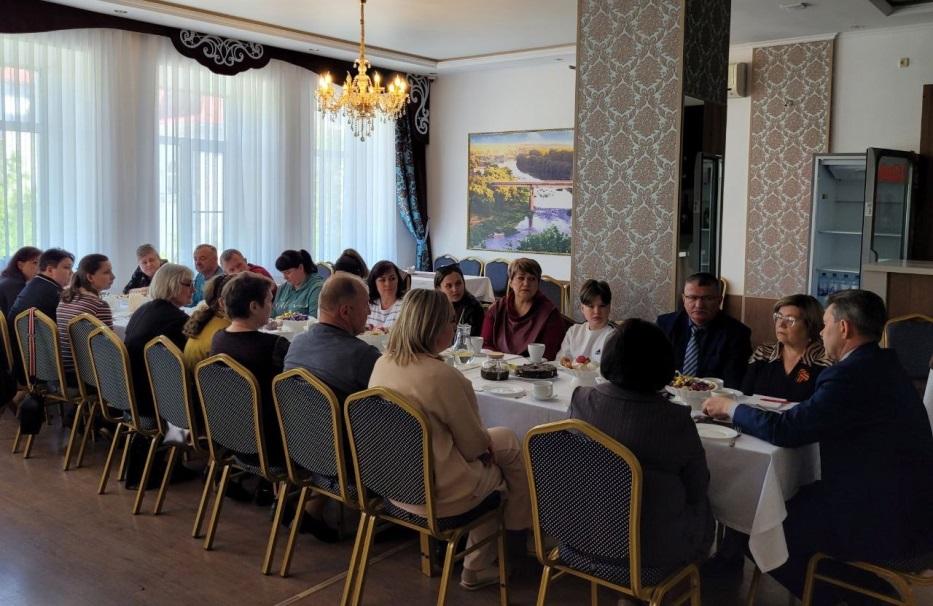В районах Орловской области проходят встречи с семьями участников СВО