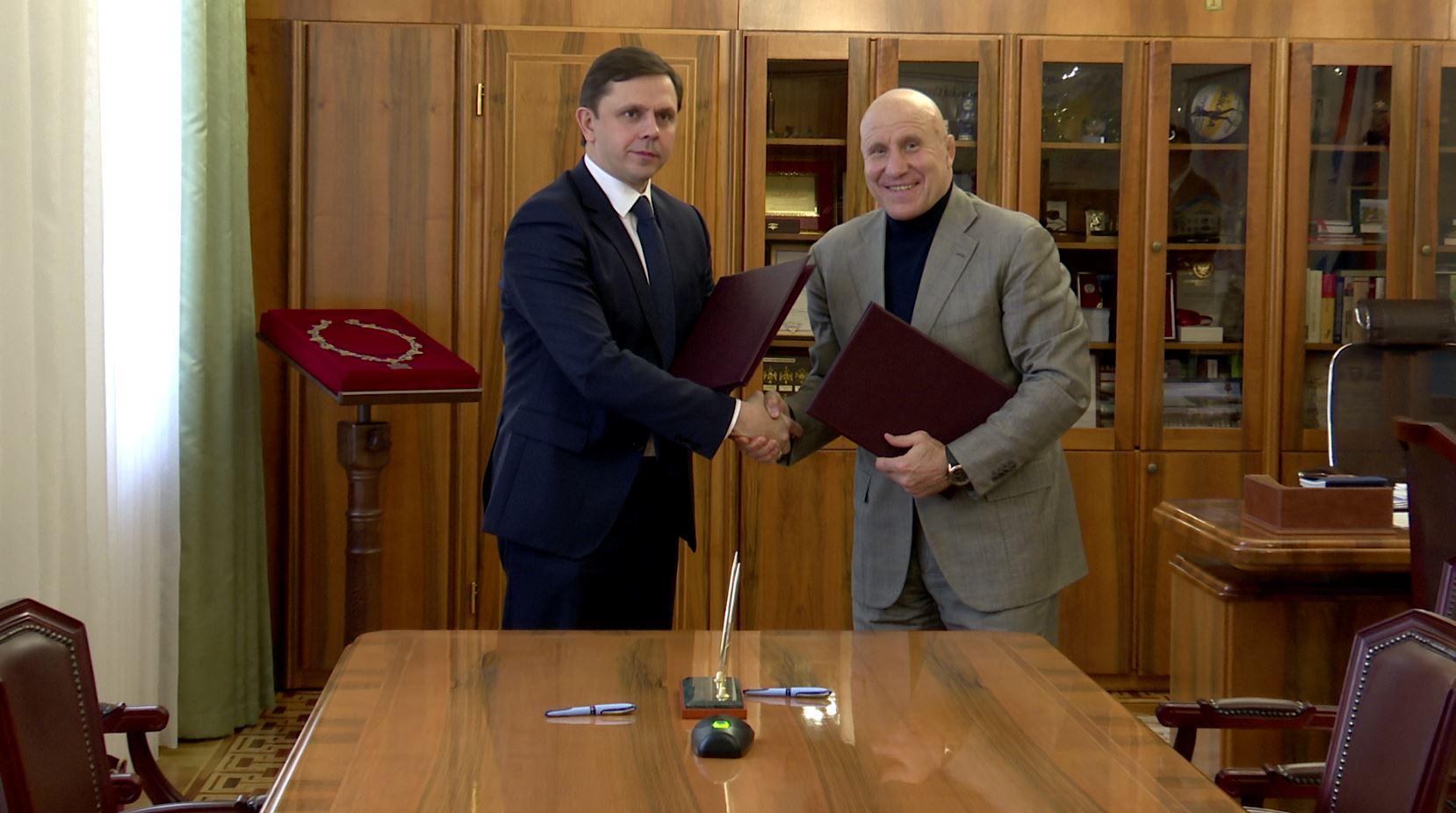 Орловщина подписала соглашение о сотрудничестве с Федерацией спортивной борьбы России