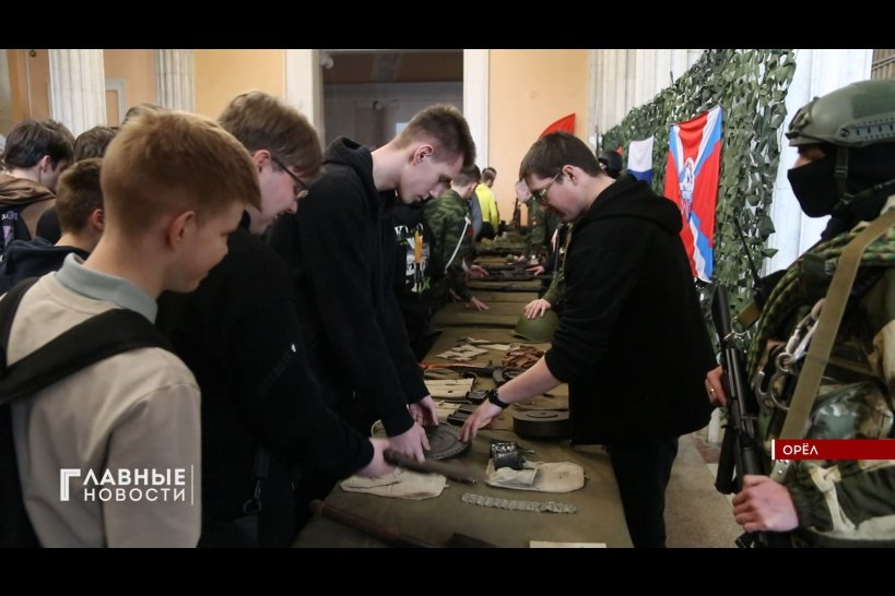 "Крымскую весну" в "Патриоте 57" отметили выставкой оружия 